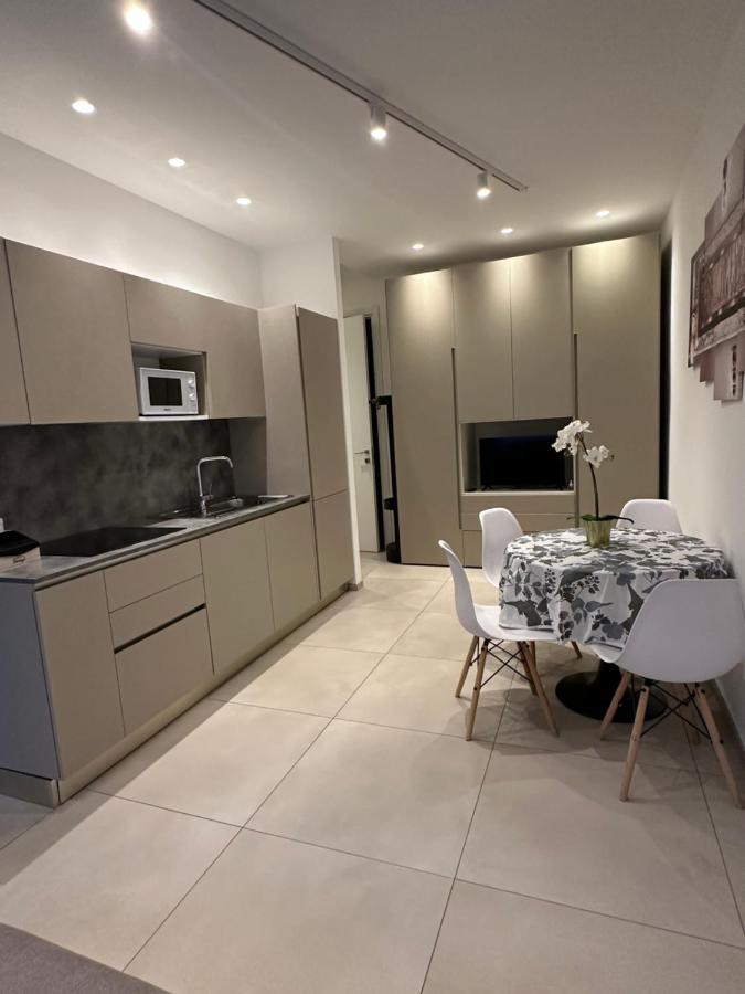 Apartments Ennio Top Class Bari Exterior foto
