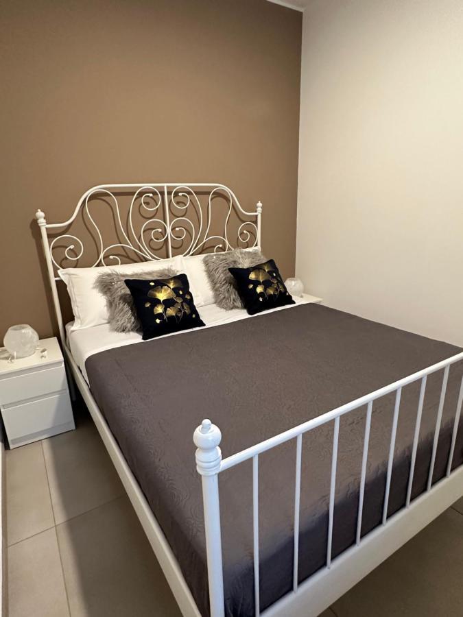 Apartments Ennio Top Class Bari Exterior foto